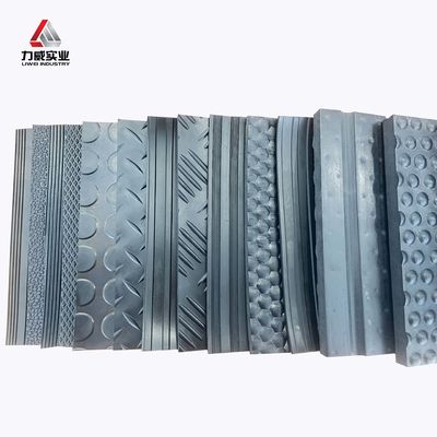 鋳造された滑らかなゴムシート 油加工 磨き耐性 20mm 25mm 厚さ